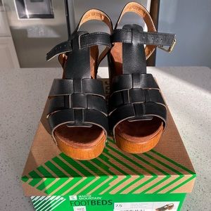 White Mountain Platform Sandals Black 7.5
